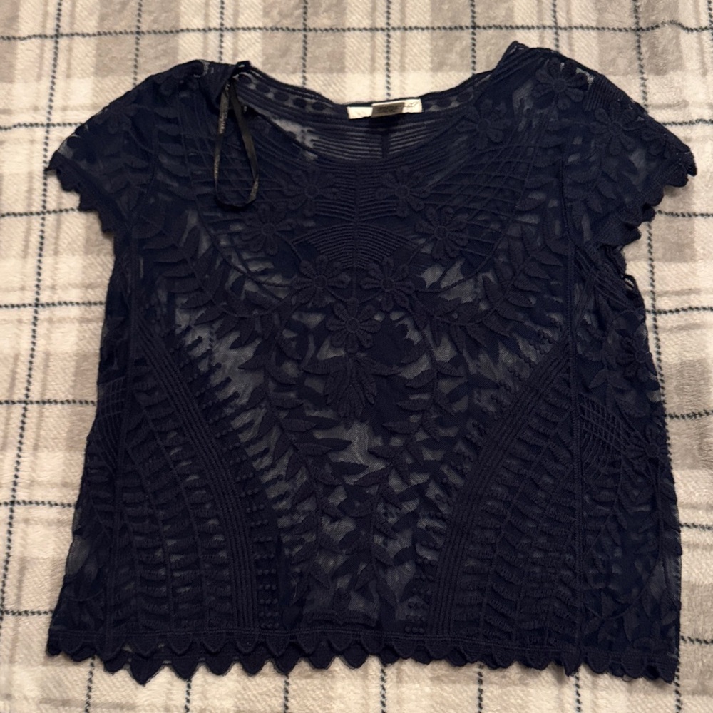 Feminine Say What Navy Scalloped Hem Lace Overlay Cap Sleeves Top Size Small
